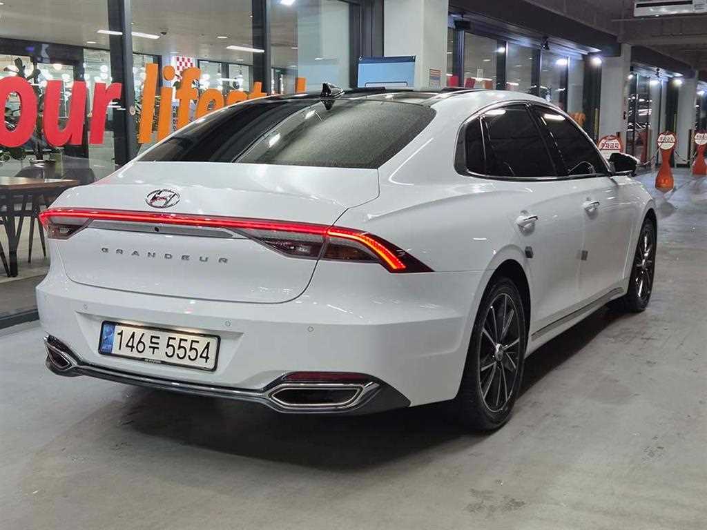 HYUNDAI Grandeur - Vista 5