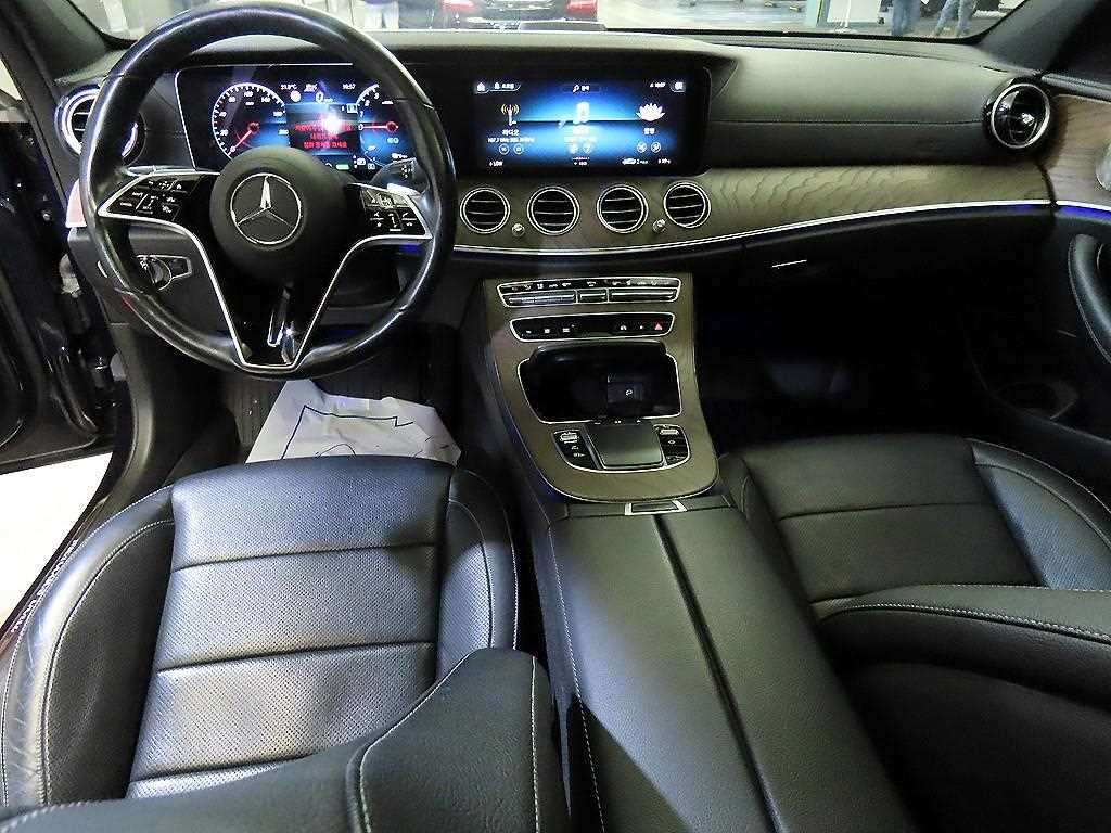 Mercedes Benz E class - Vista 10