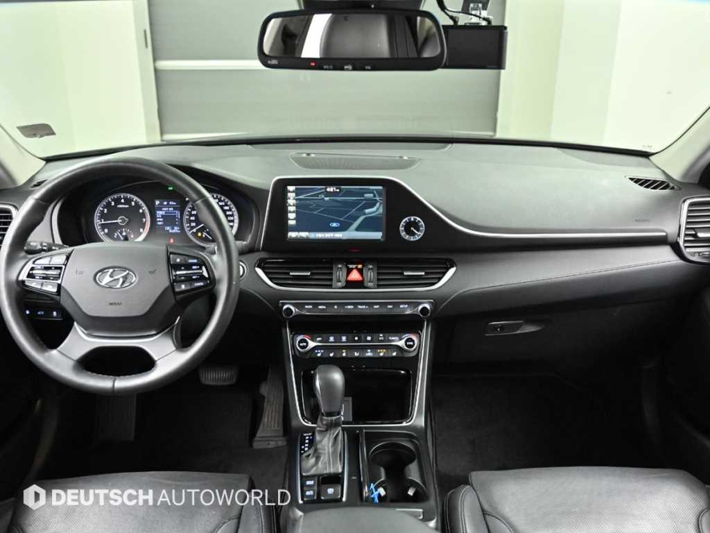 HYUNDAI Grandeur - Vista 7