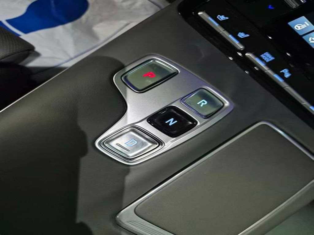HYUNDAI Grandeur - Vista 11