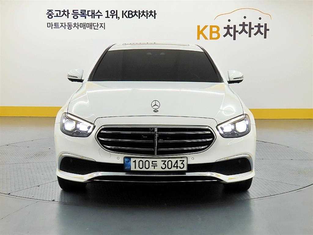 Mercedes Benz E class - Vista 3