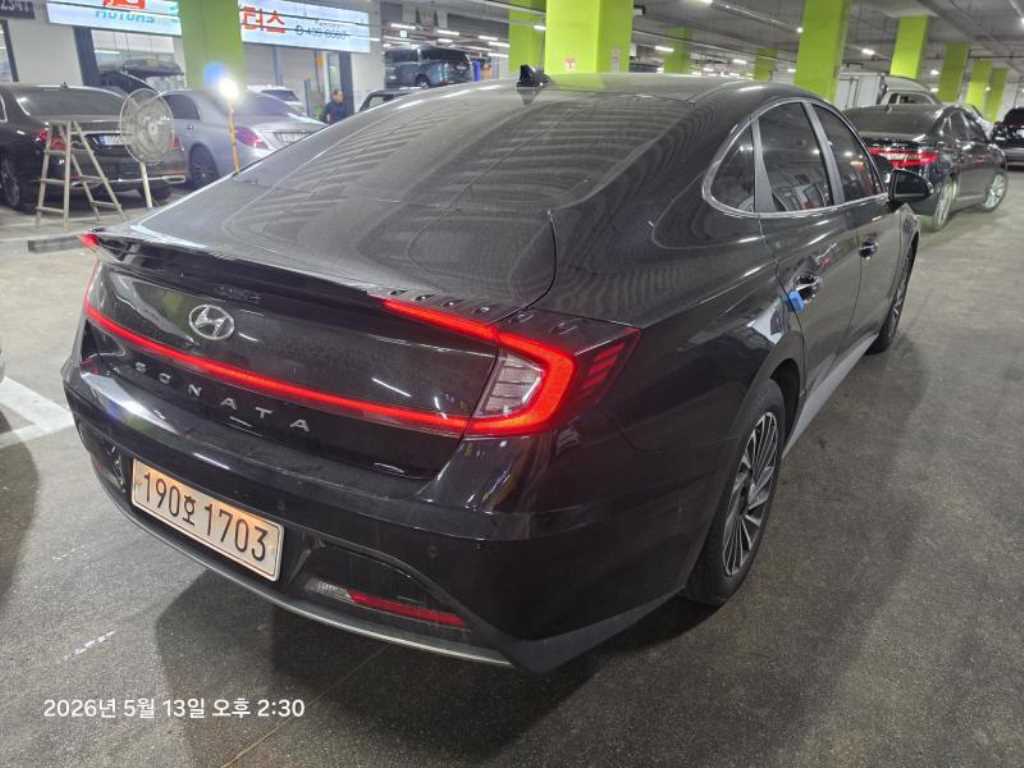 HYUNDAI Sonata - Vista 4