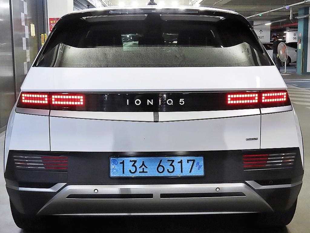 HYUNDAI Ioniq 5 - Vista 5
