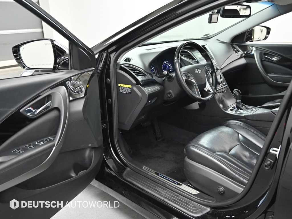 HYUNDAI Grandeur - Vista 11