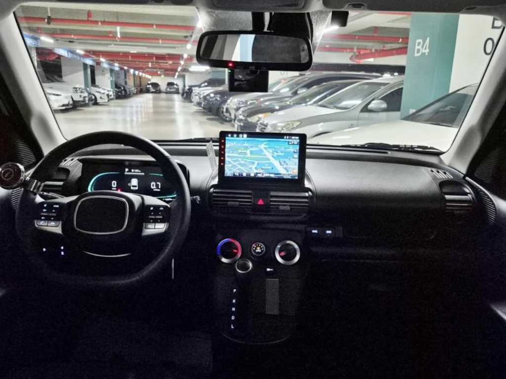 HYUNDAI Casper - Vista 10