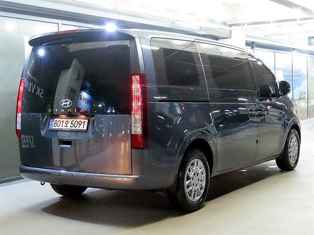 HYUNDAI Staria - Vista 4