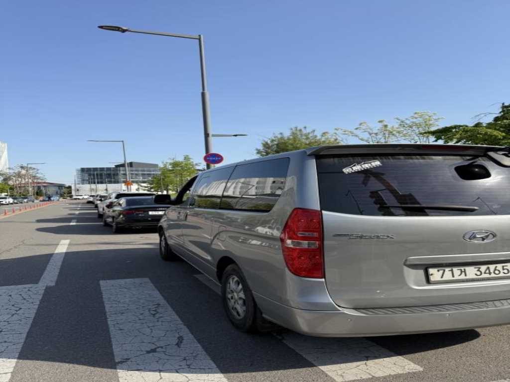 HYUNDAI Starex - Vista 3