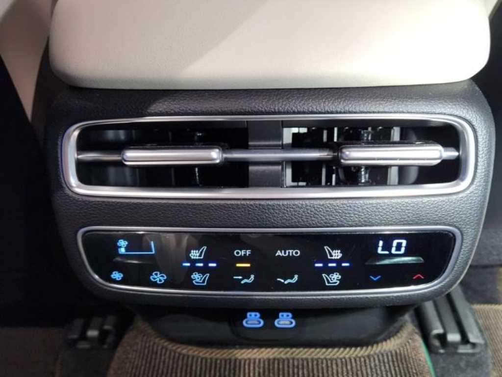 Genesis GV70 2025 Blanco - Importación desde Corea - HF Imports Iquique - Foto 18
