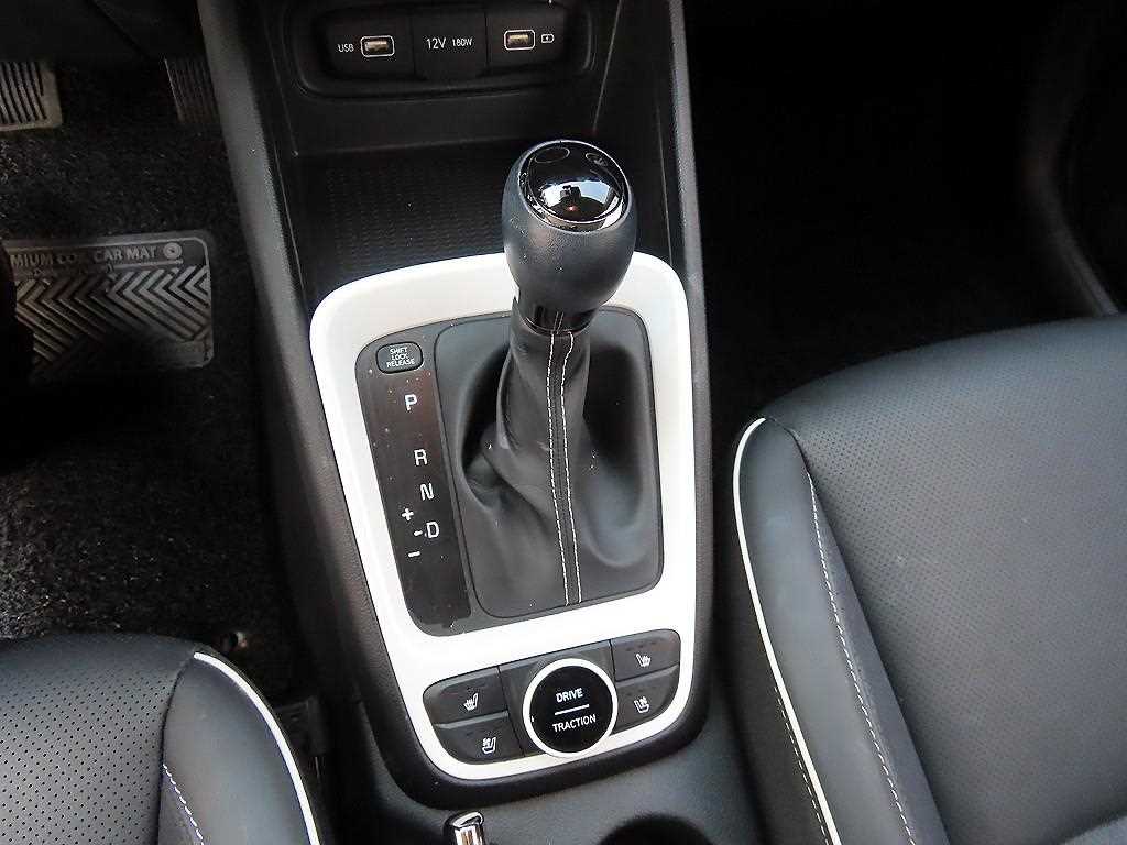 HYUNDAI Venue - Vista 10