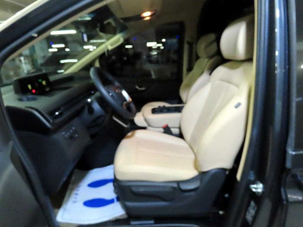 HYUNDAI Staria - Vista 6