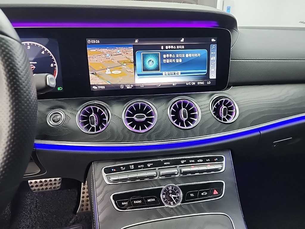 Mercedes Benz E class - Vista 10
