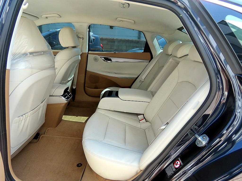 HYUNDAI Grandeur - Vista 6