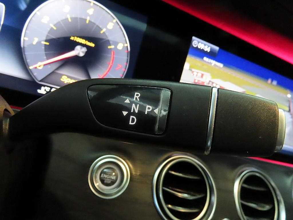 Mercedes Benz E class - Vista 12