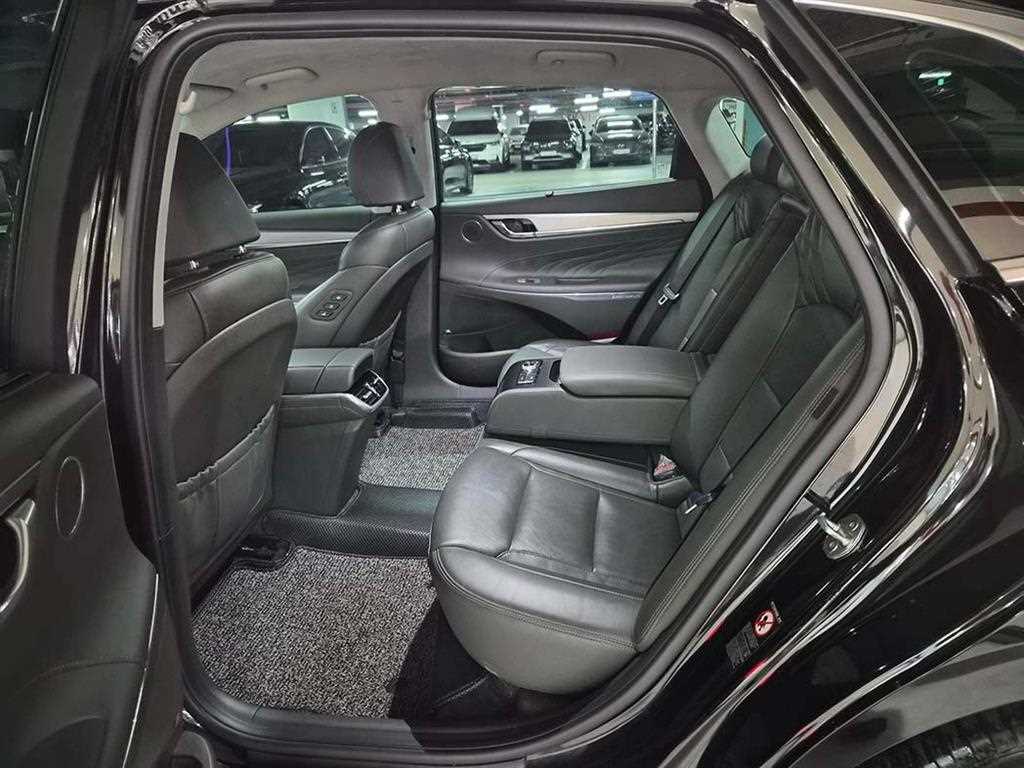 HYUNDAI Grandeur - Vista 7