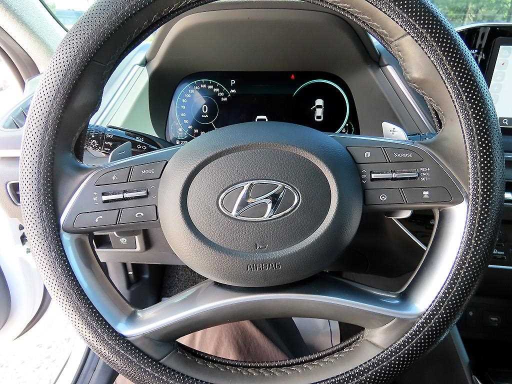 HYUNDAI Sonata - Vista 8