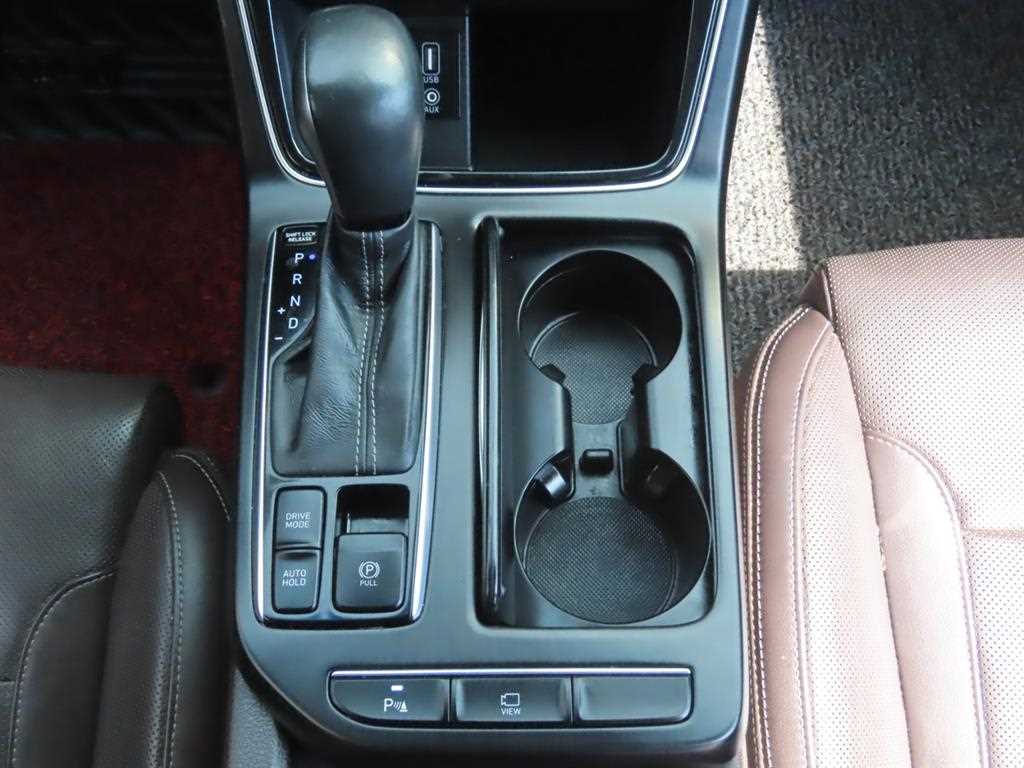 HYUNDAI Grandeur - Vista 12