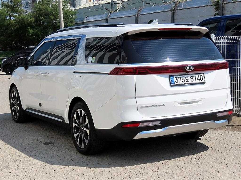 KIA Carnival - Vista 3