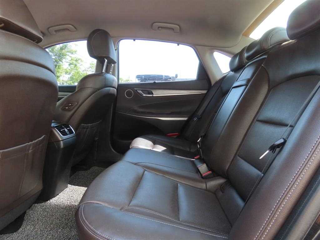 HYUNDAI Grandeur - Vista 6