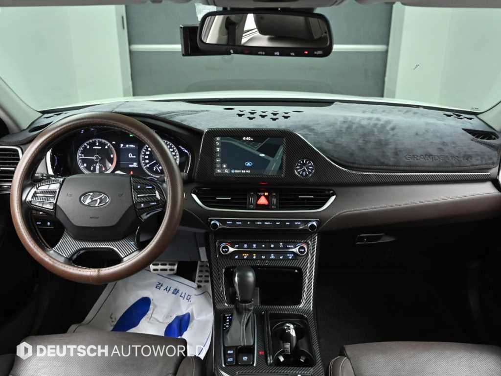 HYUNDAI Grandeur - Vista 7
