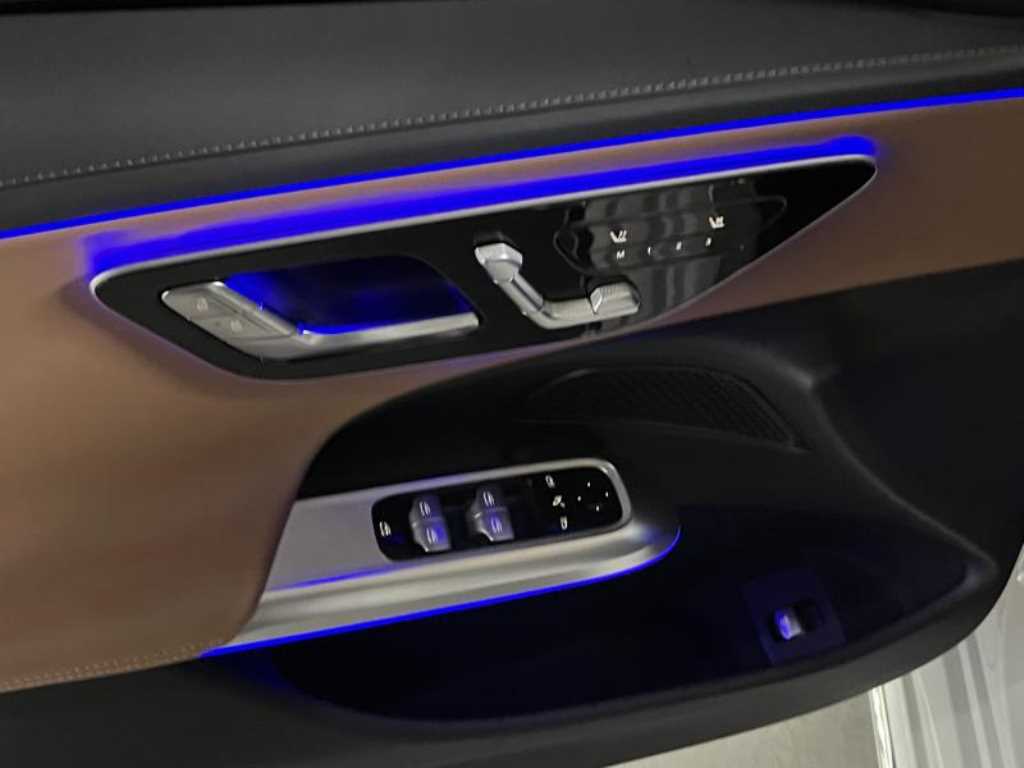 Mercedes Benz E class - Vista 12