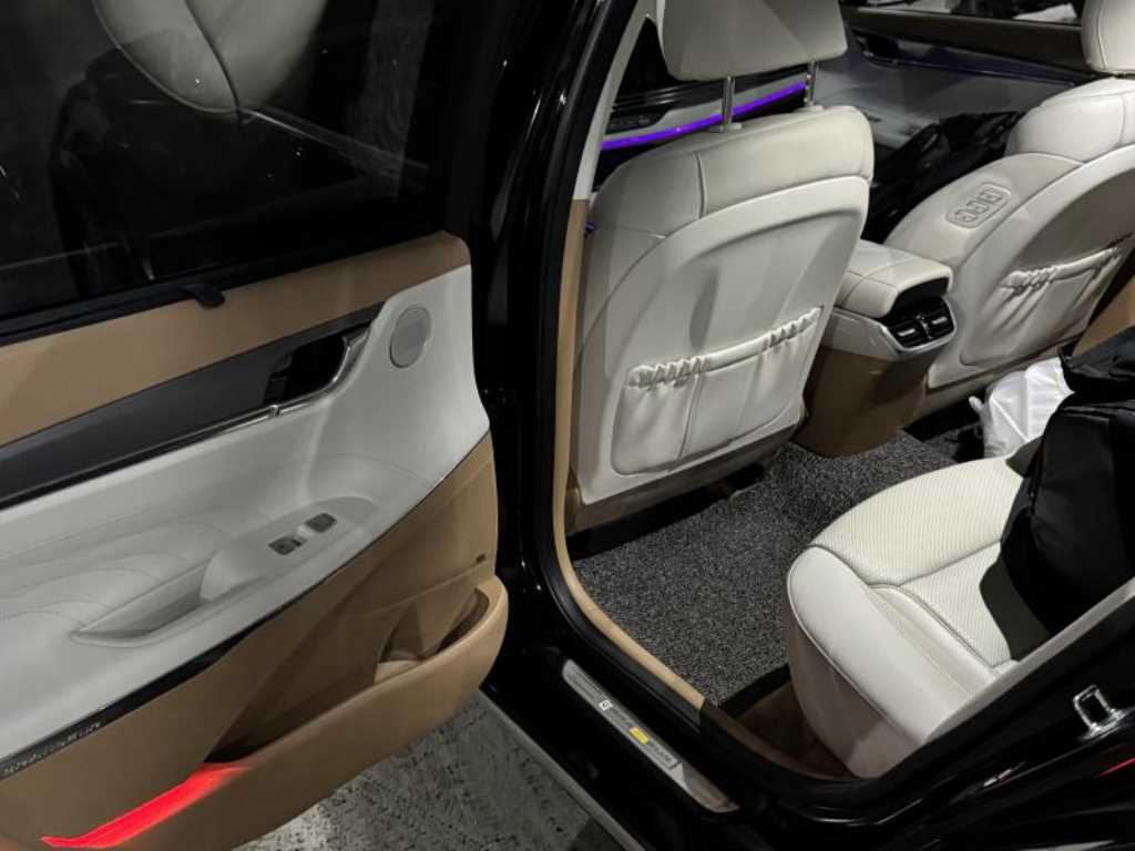 HYUNDAI Grandeur - Vista 6