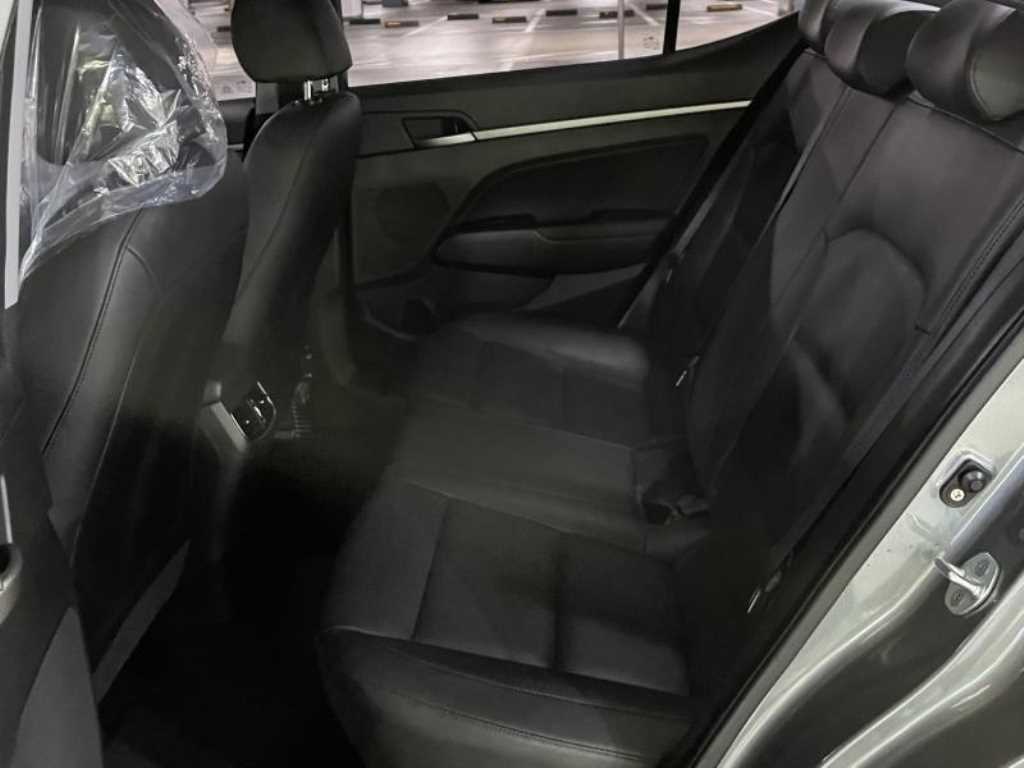HYUNDAI Avante - Vista 6