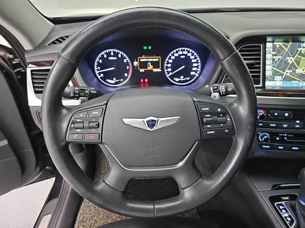 HYUNDAI Genesis - Vista 9