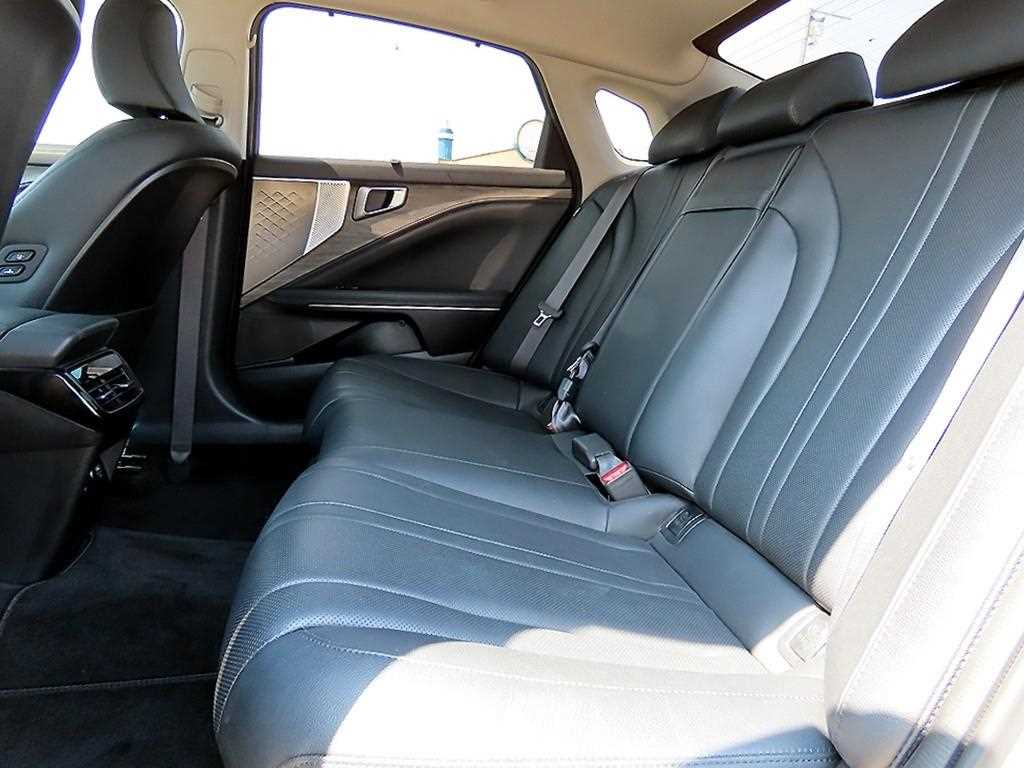 KIA K8 - Vista 6
