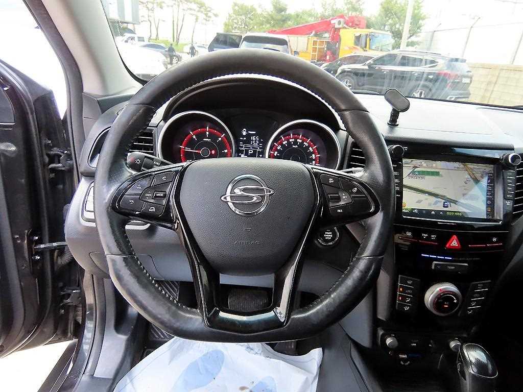 Ssangyong Tivoli - Vista 8