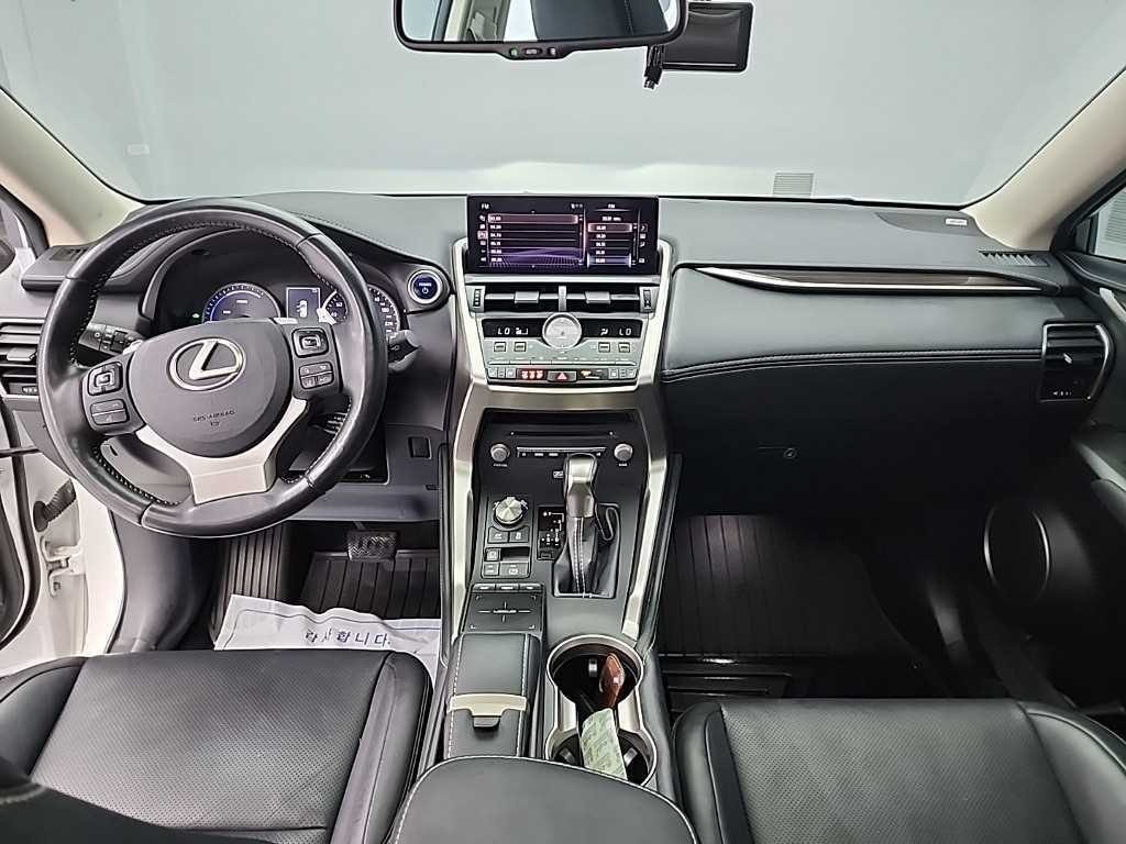 Lexus NX - Vista 7