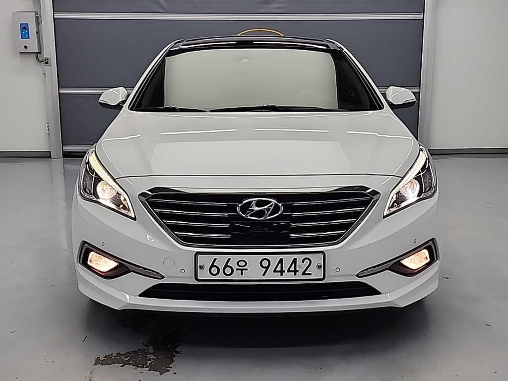 HYUNDAI Sonata - Vista 2