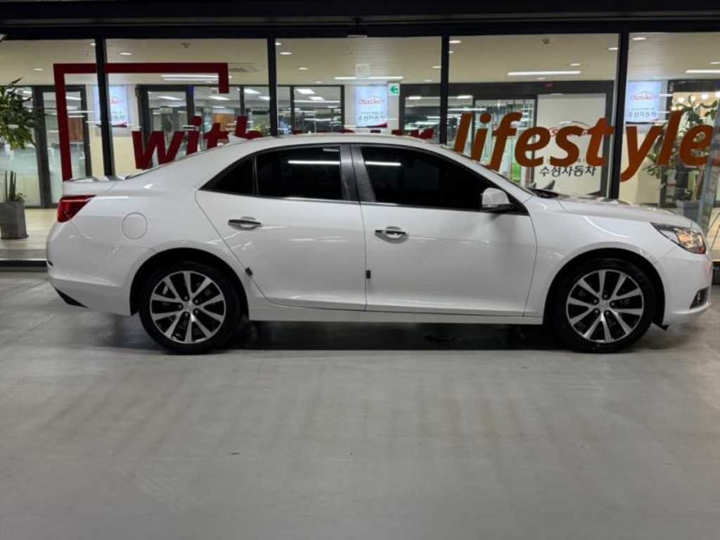 Chevrolet Malibu - Vista 3