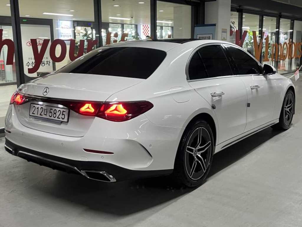 Mercedes Benz E class - Vista 4