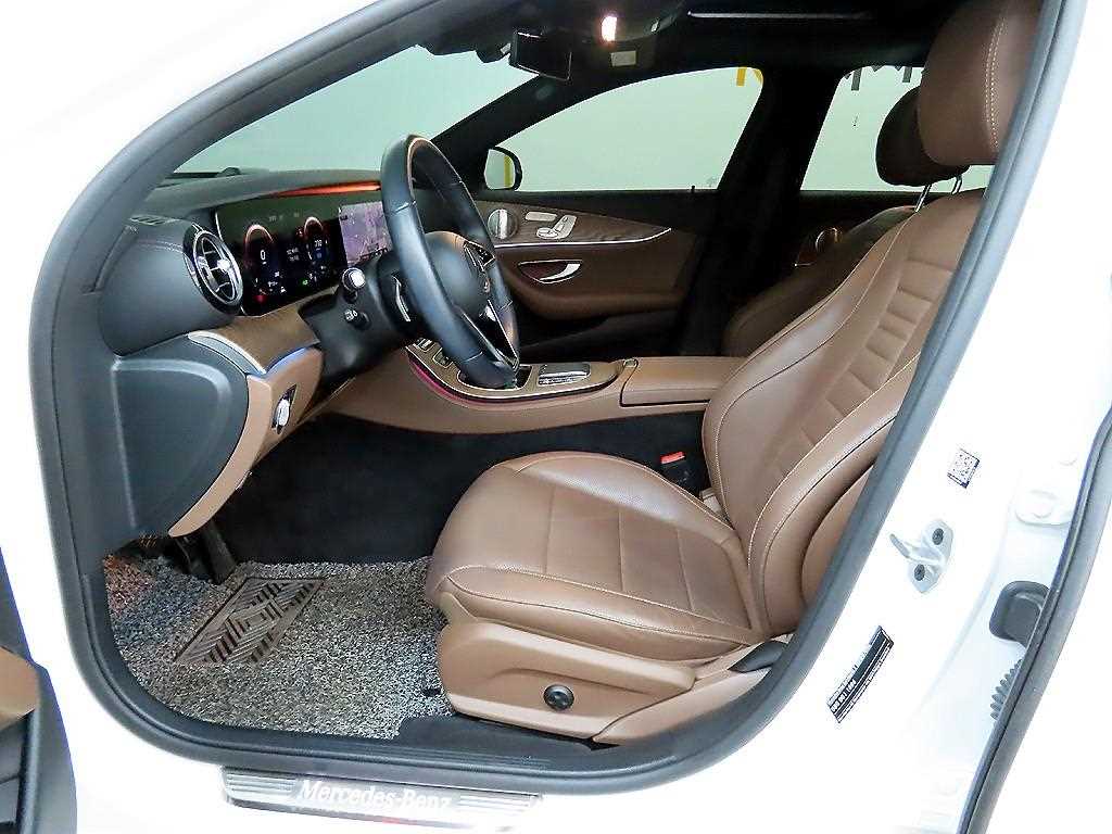Mercedes Benz E class - Vista 5