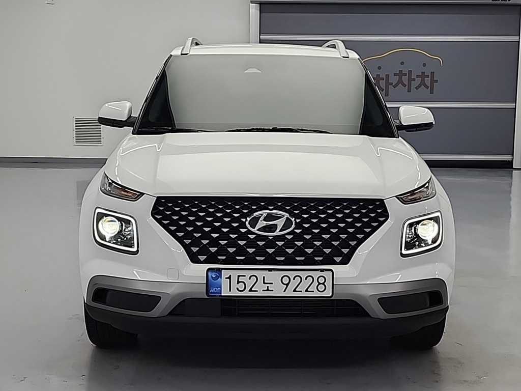 HYUNDAI Venue - Vista 2