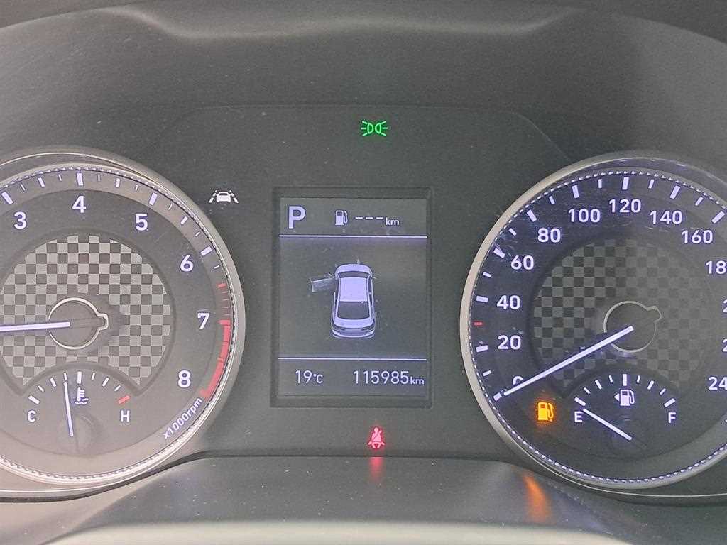 HYUNDAI Avante - Vista 8