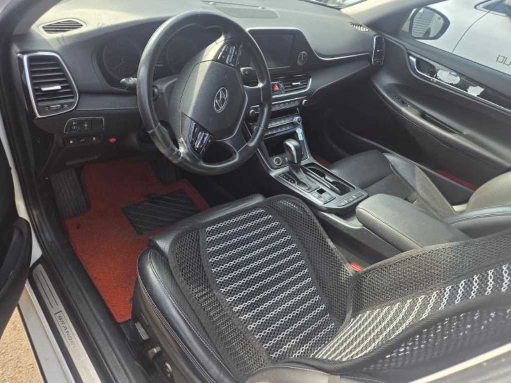 HYUNDAI Grandeur - Vista 6