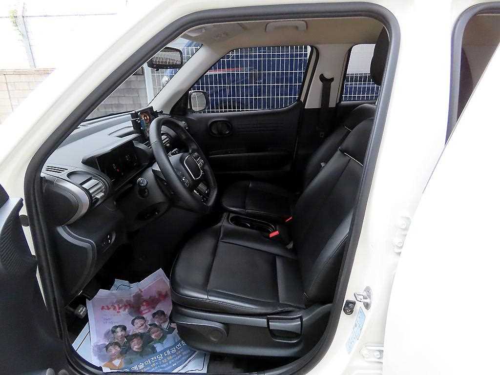 HYUNDAI Casper - Vista 5