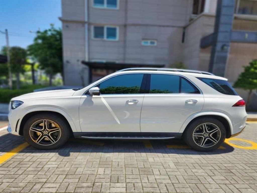 Mercedes Benz GLE Class - Vista 3