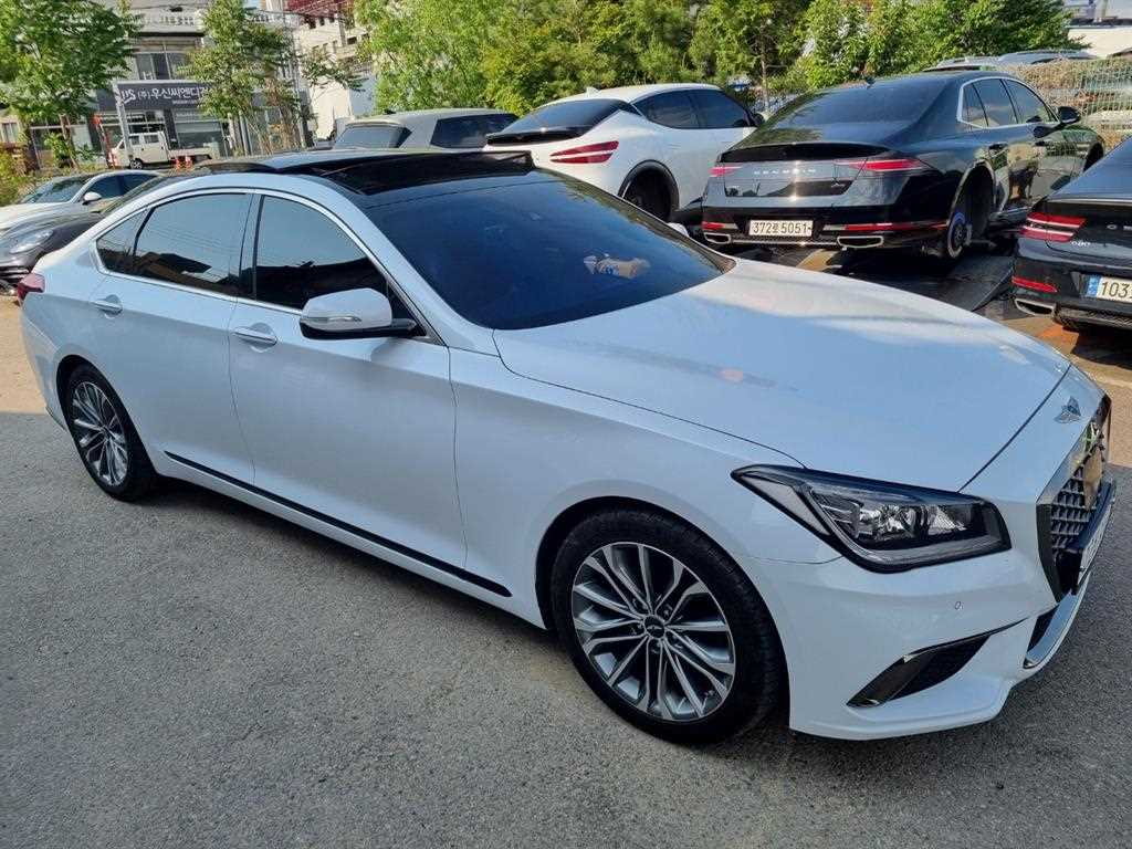 HYUNDAI Genesis - Vista 2
