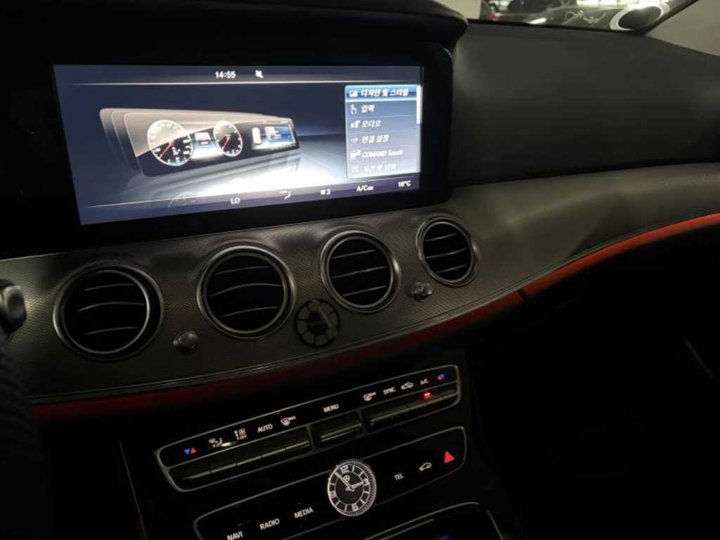 Mercedes Benz E class - Vista 6