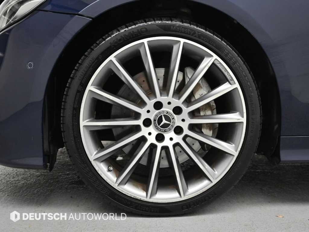 Mercedes Benz E class - Vista 5