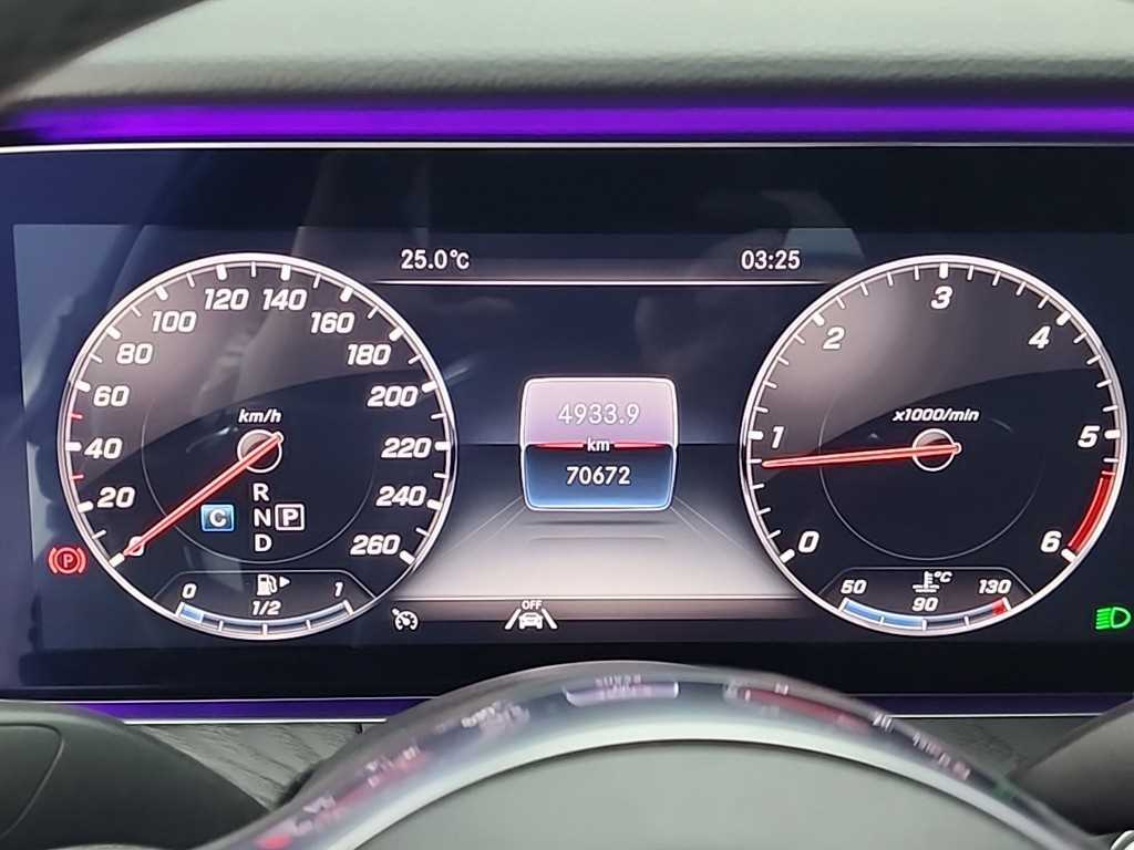 Mercedes Benz E class - Vista 6
