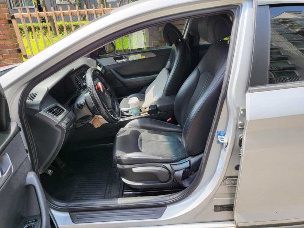 HYUNDAI Sonata - Vista 3