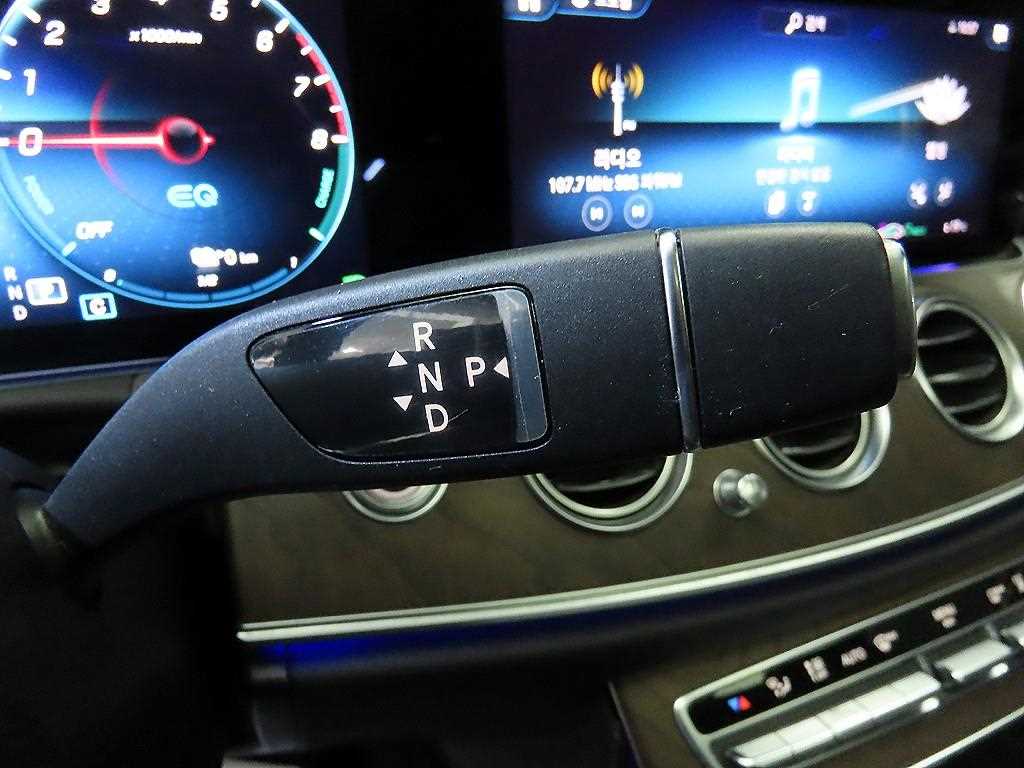 Mercedes Benz E class - Vista 12