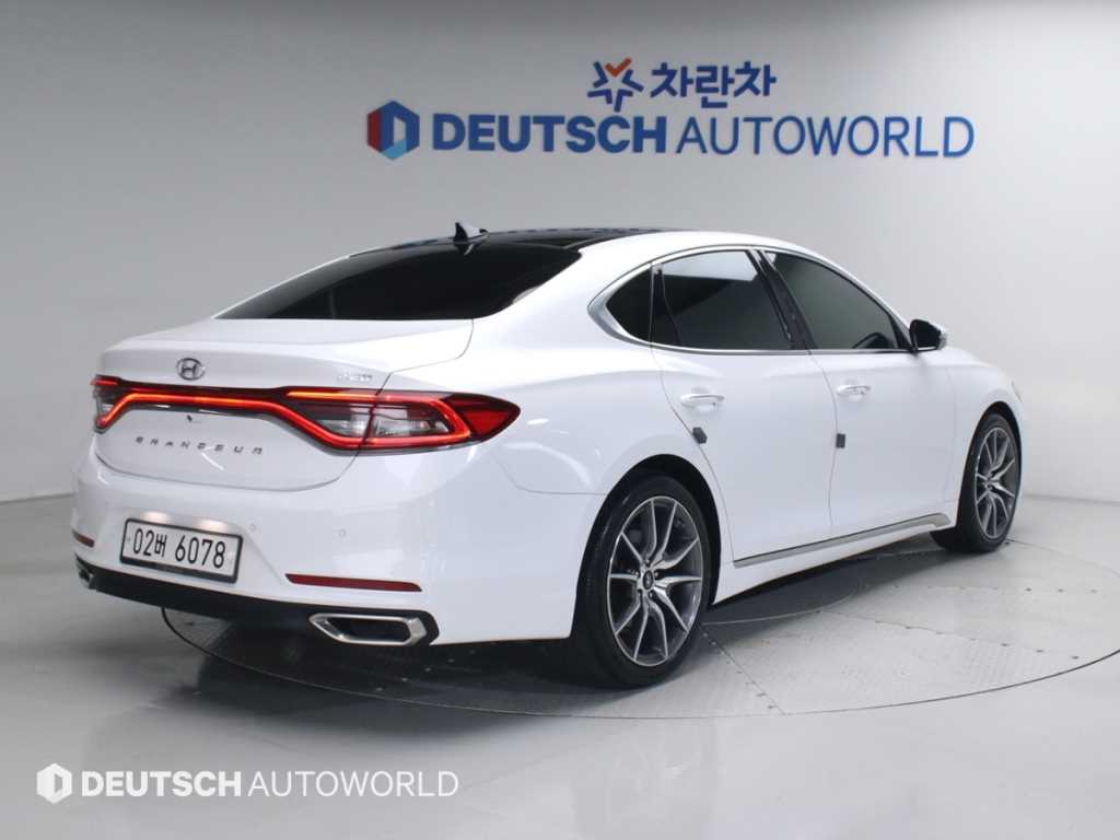 HYUNDAI Grandeur - Vista 2