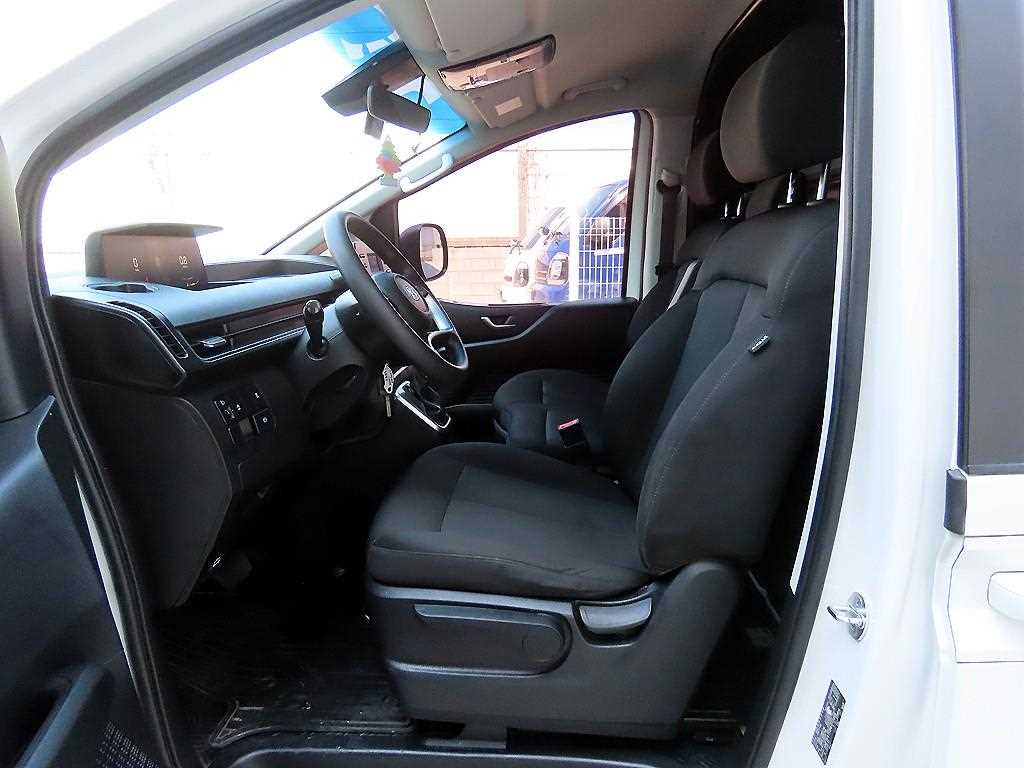 HYUNDAI Staria - Vista 5
