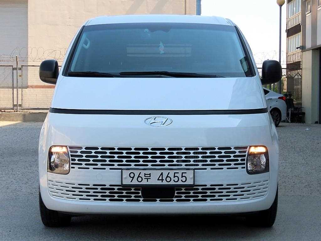HYUNDAI Staria 2022 Blanco - Importación desde Corea - HF Imports Iquique - Foto 1