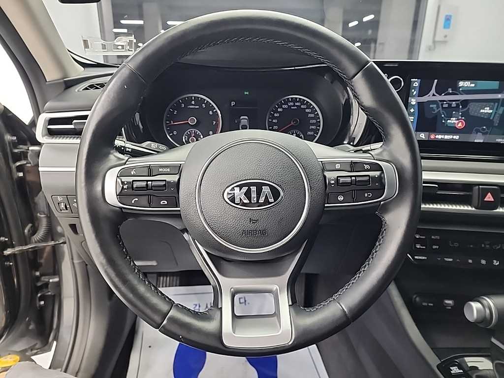 KIA K5 - Vista 9