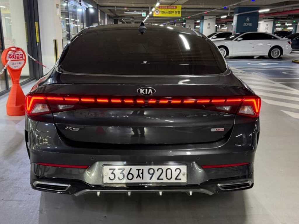 KIA K5 - Vista 5